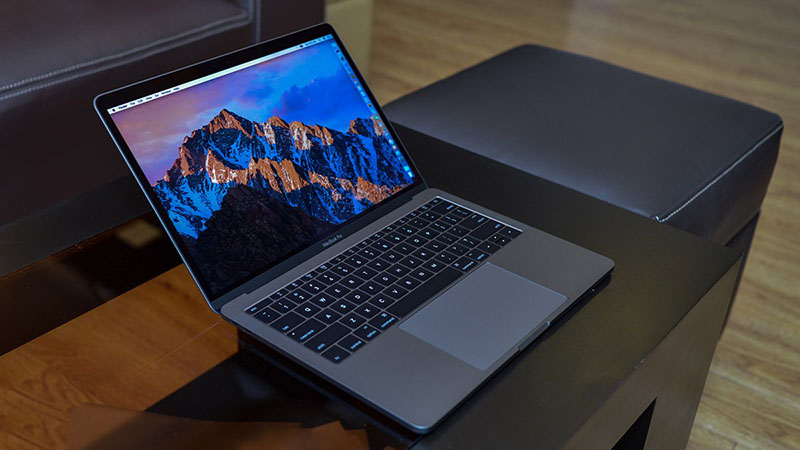 MacBook Pro không Touch Bar thực chất là MacBook Air?