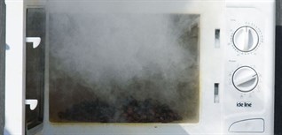 Sự cố nổ lò vi sóng và lời cảnh báo khi sử dụng