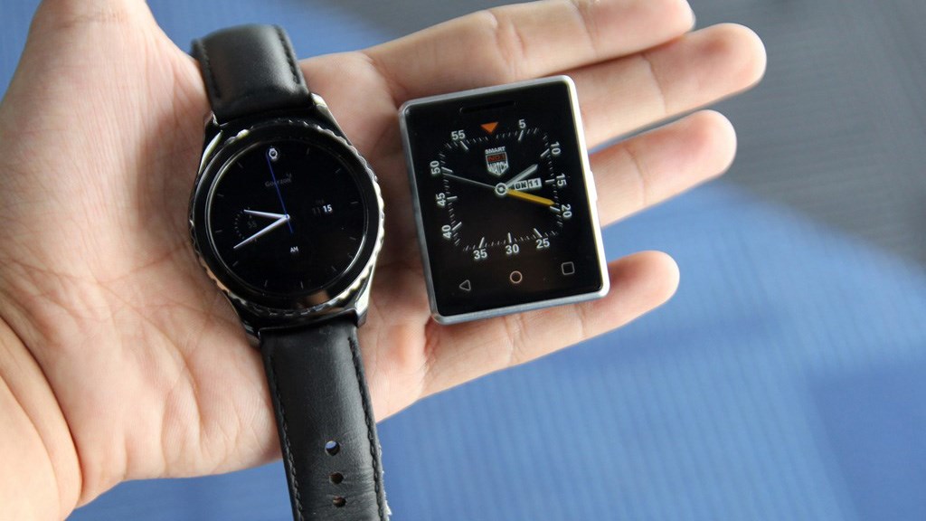 Smartphone nhỏ nhất thế giới xuất hiện ở Việt Nam Smartphone nhỏ nhất thế giới xuất hiện ở Việt Nam