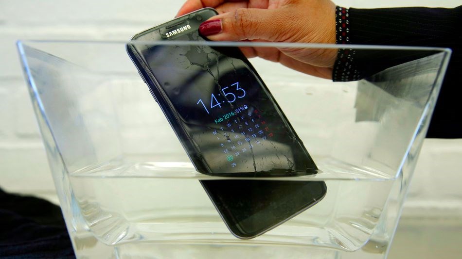 Đây là nguyên nhân vì sao hầu hết smartphone tại Nhật đều phải chống nước