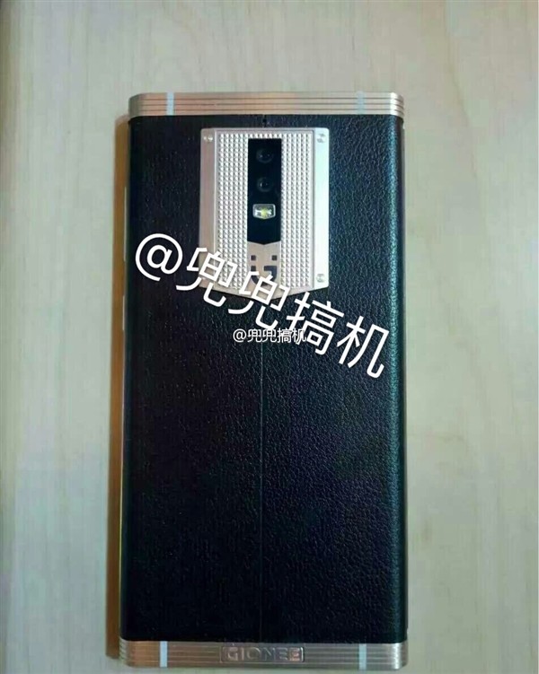 Xuất hiện smartphone Gionee màn hình cong, camera kép, mặt sau bằng da ấn tượng