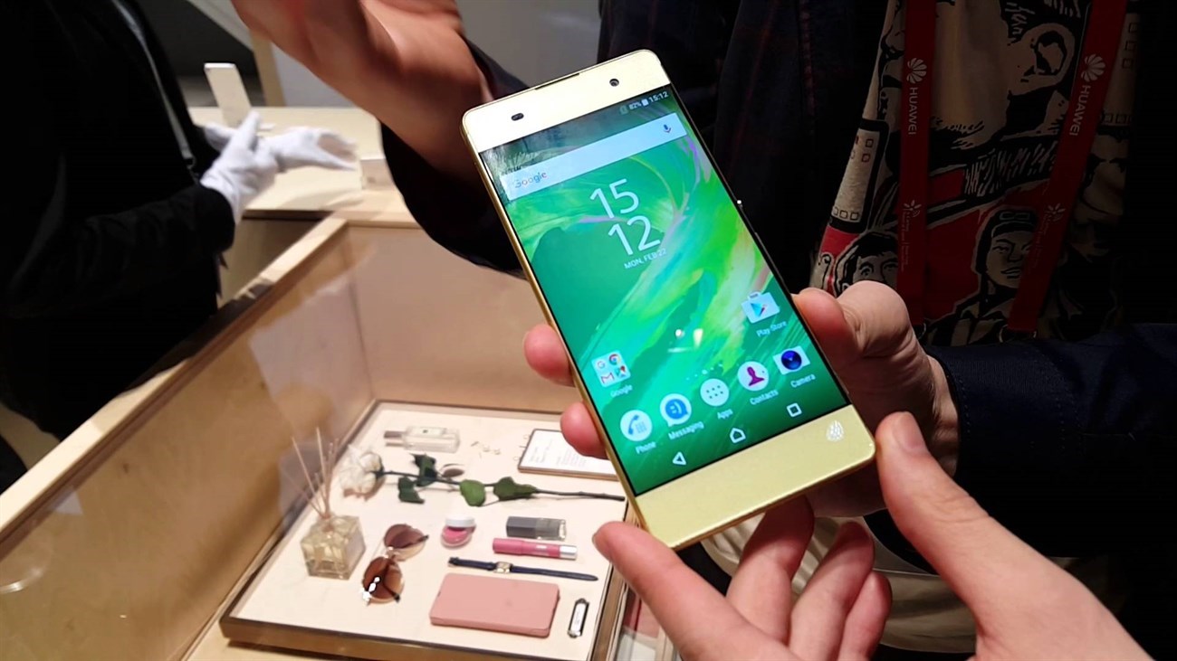 Xperia XA viền cạnh siêu mỏng, camera 8/13 MP hạ giá mạnh mẽ