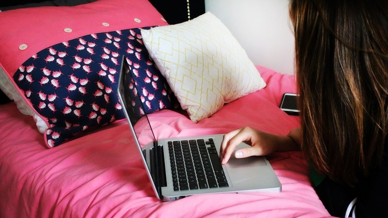 3 laptop giá tốt dùng CPU Core i5 Skylake, chạy Windows 10 bản quyền