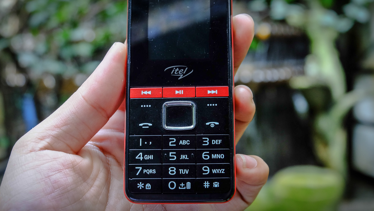 Itel it5602: điện thoại cơ bản với bộ phím điều hướng nhạc tiện dụng