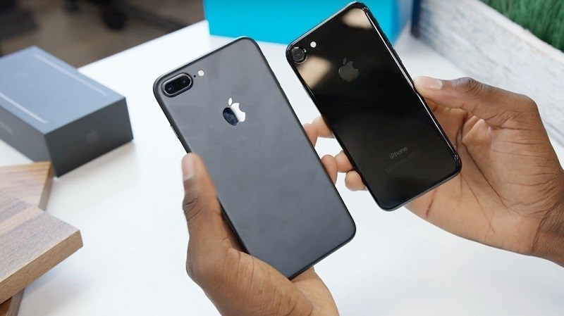 Apple: Đừng để iPhone 7 sát đầu khi gọi điện thoại