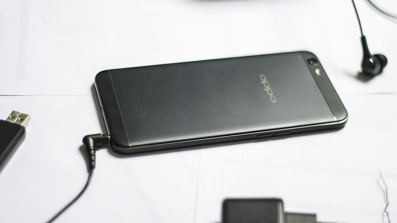 trên tay oppo f1s đen trên tay oppo f1s đen