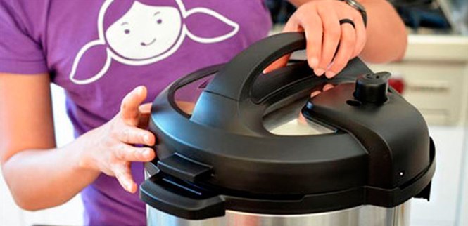 Nồi áp suất điện không mở được nắp, nguyên nhân và cách khắc phục