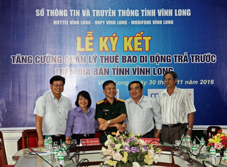 3 nhà mạng tại Vĩnh Long đã ký cam kết tăng cường quản lý thuê bao trả trước.