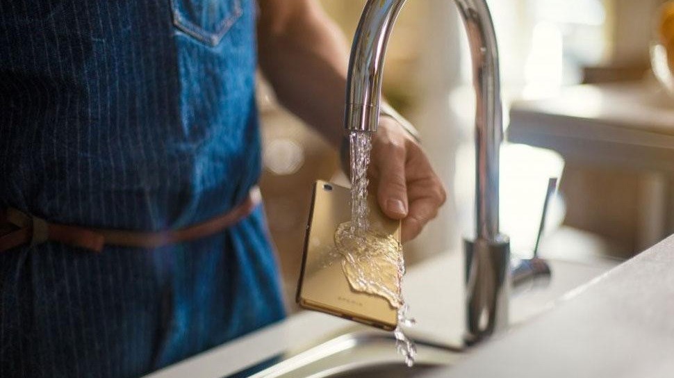 Xperia M5 với camera 13/21 MP, hỗ trợ chống nước hạ giá