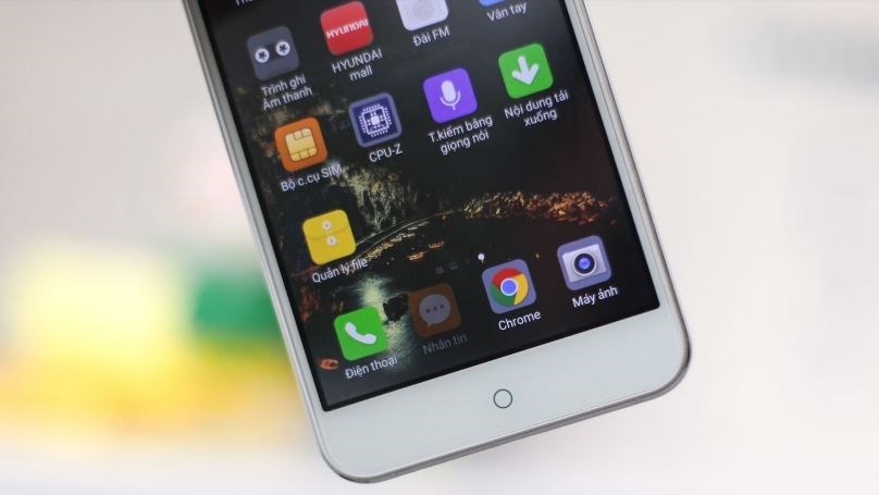 Ảnh smartphone đầu tiên của Hyundai vừa về Việt Nam Ảnh smartphone đầu tiên của Hyundai vừa về Việt Nam