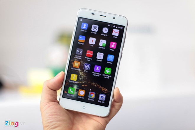 Ảnh smartphone đầu tiên của Hyundai vừa về Việt Nam Ảnh smartphone đầu tiên của Hyundai vừa về Việt Nam