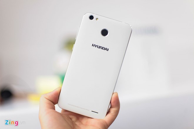 Ảnh smartphone đầu tiên của Hyundai vừa về Việt Nam Ảnh smartphone đầu tiên của Hyundai vừa về Việt Nam