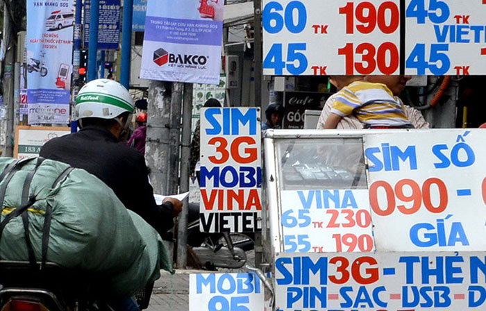 Hiện một số đại lý vẫn còn bán SIM kích hoạt sẵn nhưng số lượng không nhiều. Nhiều đại lý SIM thẻ bắt đầu bán SIM mới có tài khoản 0 đồng đúng theo quy định.