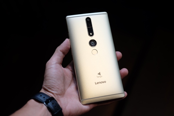 Lenovo ra máy tính bảng Yoga Book mỏng nhất thế giới tại Việt Nam, giá 13 triệu đồng Lenovo ra máy tính bảng Yoga Book mỏng nhất thế giới tại Việt Nam, giá 13 triệu đồng