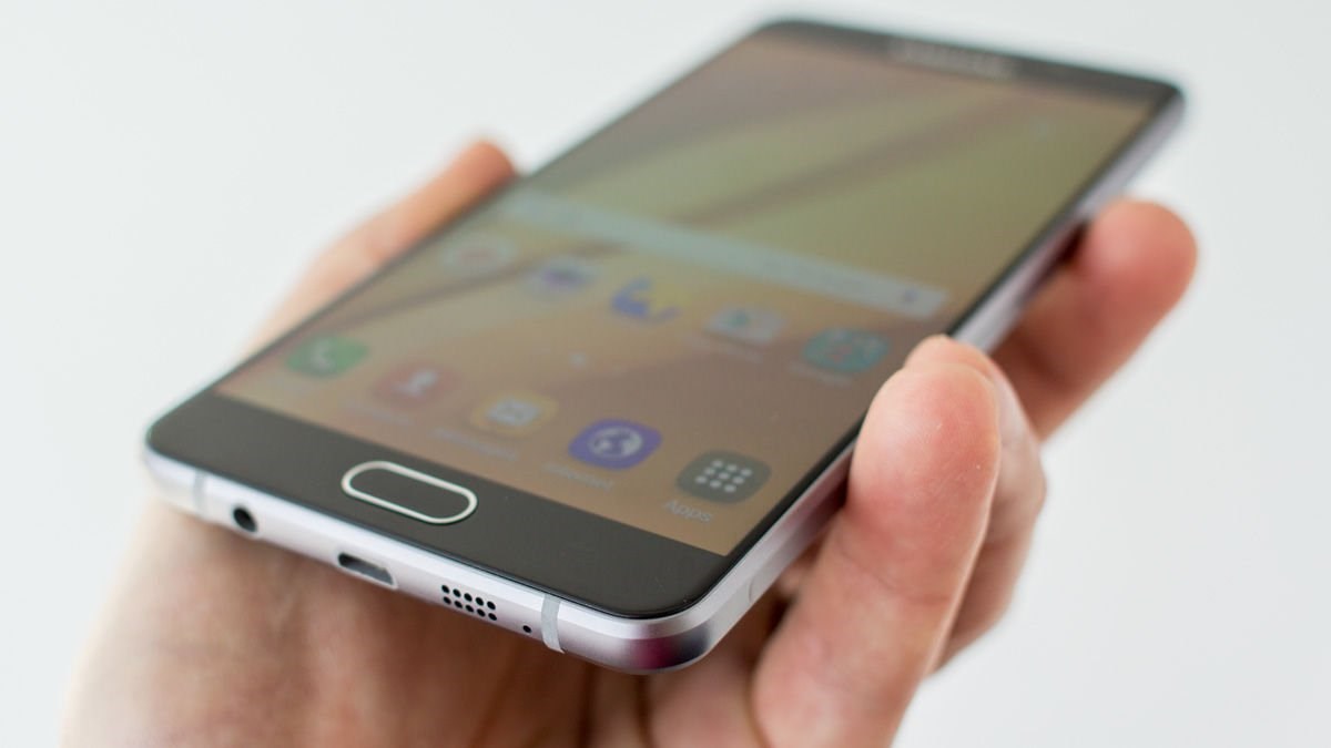 Bộ đôi Galaxy A7, Galaxy J7 2016 vừa được giảm giá cả triệu đồng