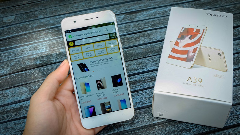 Màn hình của OPPO A39 được bảo vệ bằng kính cường lực Gorilla Glass 4 Màn hình của OPPO A39 được bảo vệ bằng kính cường lực Gorilla Glass 4