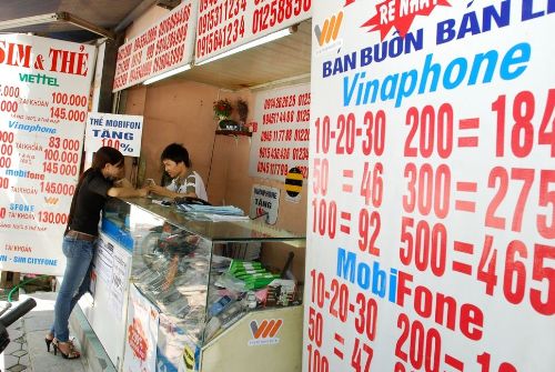 Những SIM đã kích hoạt sai quy định nào đã đến tay người sử dụng thì phải đến cửa hàng giao dịch của chính doanh nghiệp viễn thông di động để xác nhận, đăng ký lại chính chủ.