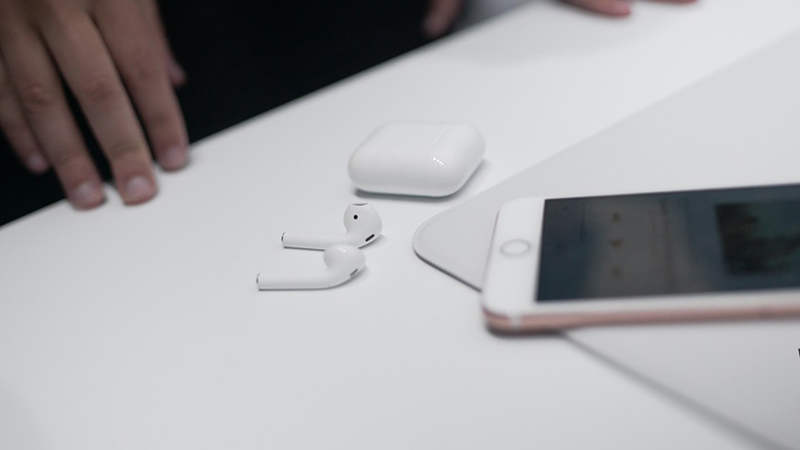 Apple chưa thể bán ra AirPods vì chưa thể tinh chỉnh nó như quảng cáo!