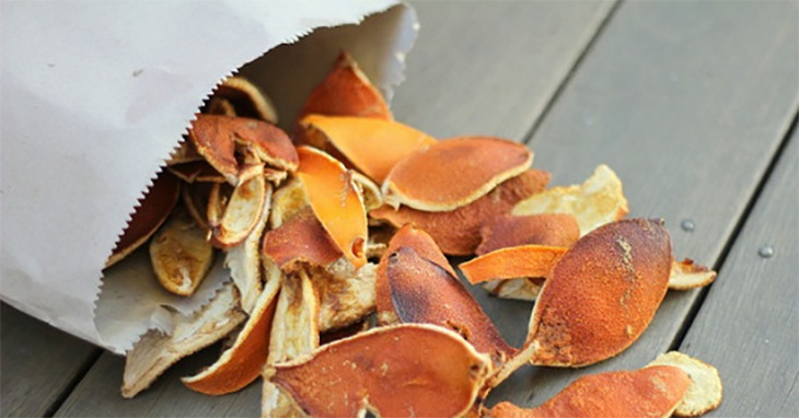 Use dried orange and tangerine peels