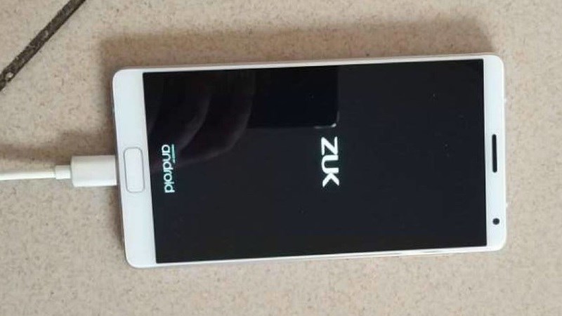 Lenovo ZUK Edge viền cạnh siêu mỏng tiếp tục lộ ảnh thực tế