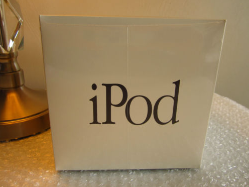 iPod đời đầu nguyên hộp được rao bán với giá gây choáng