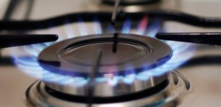 Bếp gas lửa không đều và cách khắc phục