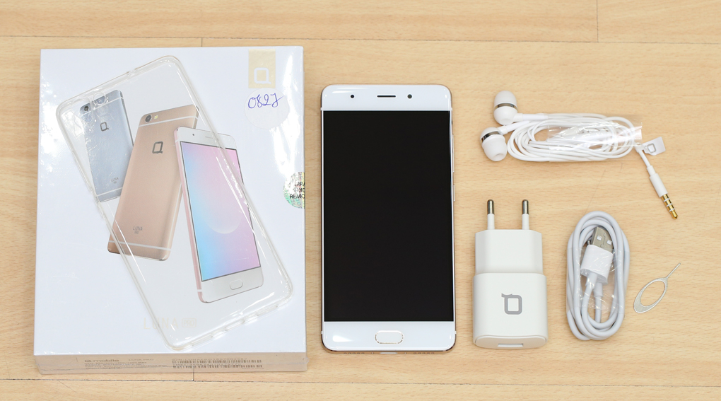 Q Luna Pro cũng hỗ trợ 4G và USB Type-C Q Luna Pro cũng hỗ trợ 4G và USB Type-C