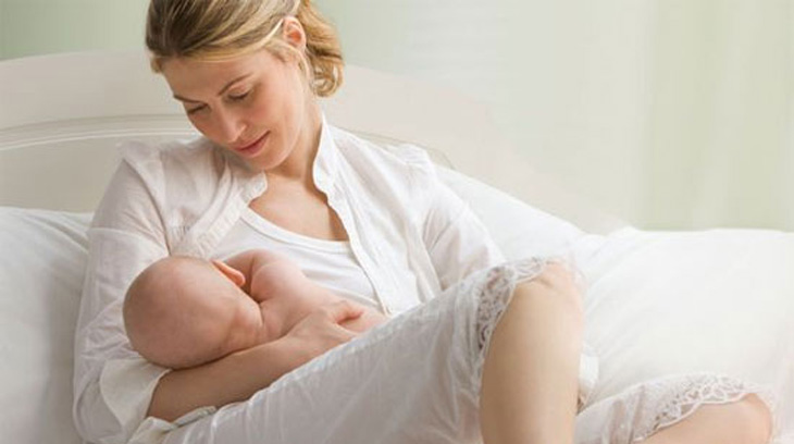 Sữa mẹ là ưu tiên hàng đầu cho sự phát triển của trẻ Sữa mẹ là ưu tiên hàng đầu cho sự phát triển của trẻ