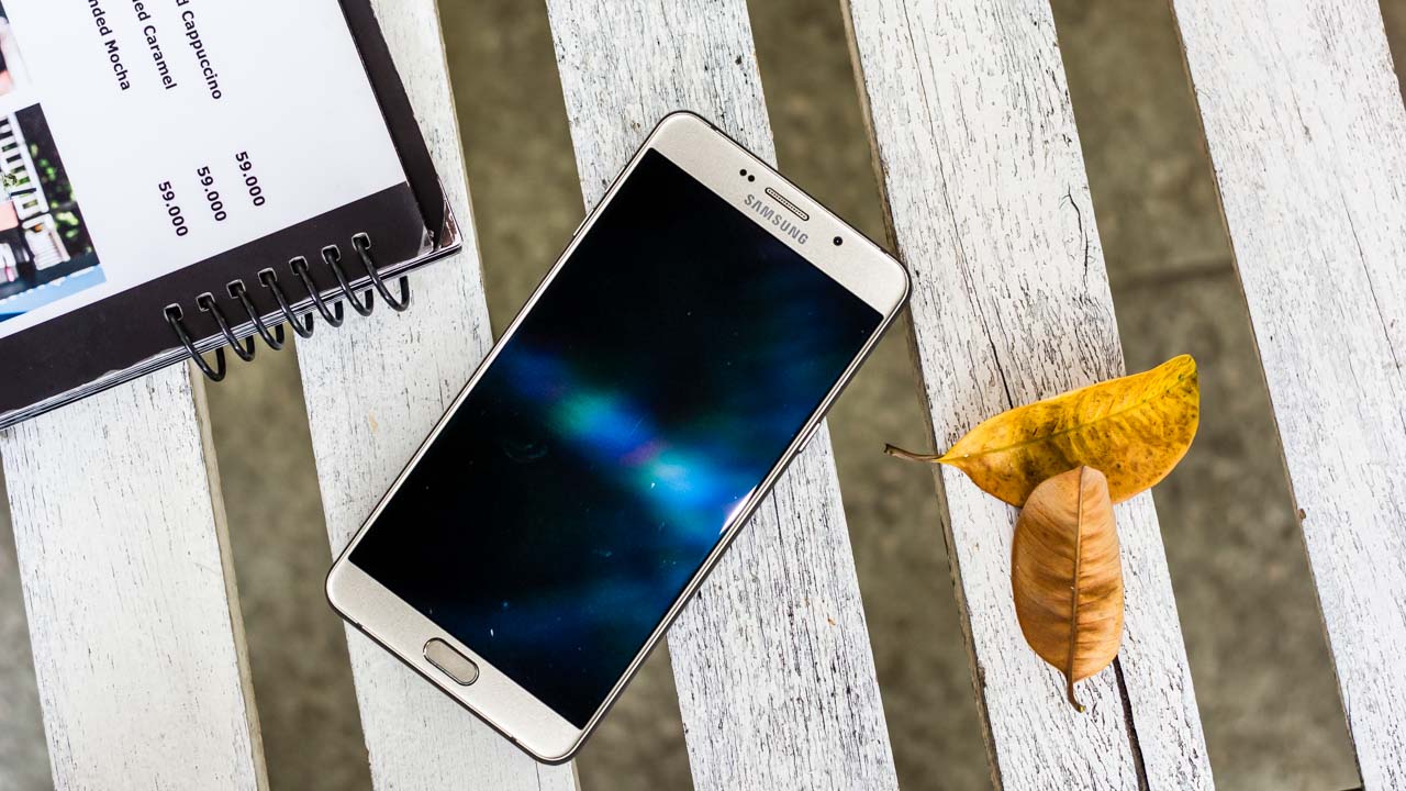 Galaxy A9 Pro có thiết kế nhôm kính cao cấp