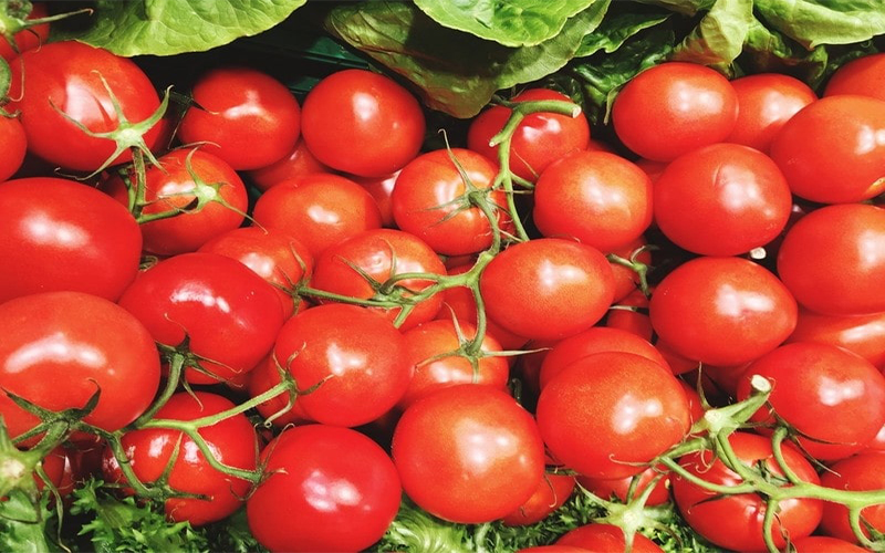 Một câu hỏi mà các bà nội trợ thường gặp phải đó là: Làm thế nào để bảo quản cà chua tươi ngon lâu? Hãy xem hình ảnh và học cách lưu giữ cà chua sao cho tốt nhất nhé! Không chỉ giữ được độ tươi ngon của trái cây mà còn giữ được phẩm chất dinh dưỡng.