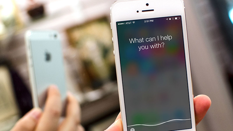 Tất nhiên iPhone 2G cũng không có Siri, bản đồ, chỉ đường và nhiều thứ khác,...