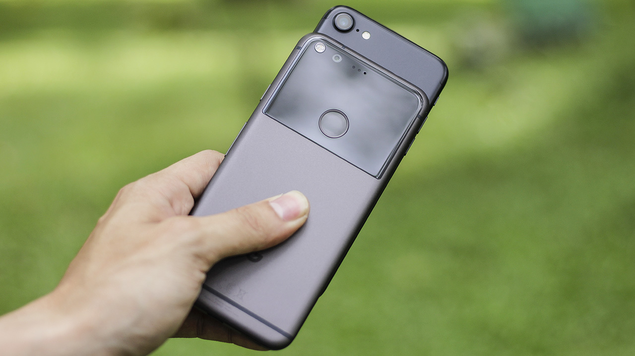 so sánh thiết kế iPhone 7 và Google Pixel