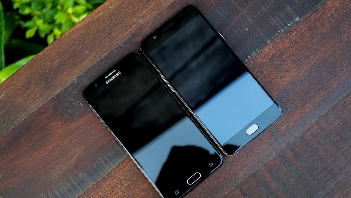 Đây là 2 chiếc smartphone bán chạy không có đối thủ trong nhiều tuần liền