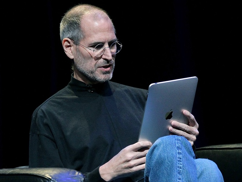 Năm 2010, Jobs ra mắt iPad