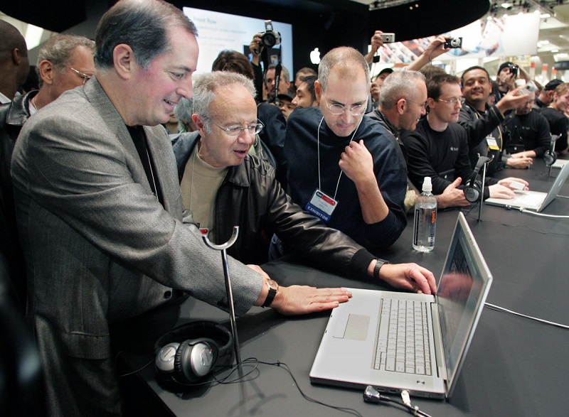 Năm 2006, Jobs đã có một bước đi đúng đắn để cứu dòng Mac