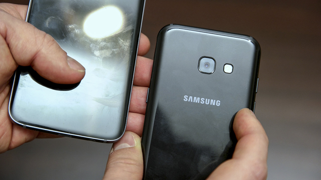 Galaxy A 2017 thiết kế đẹp và trang bị ngon thật nhưng vẫn mắc một nhược điểm cũ