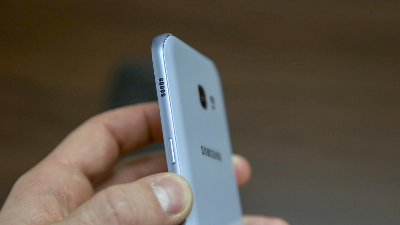 Galaxy A 2017 thiết kế đẹp và trang bị ngon thật nhưng vẫn mắc một nhược điểm cũ