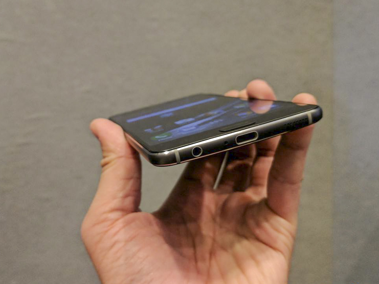 trên tay Zenfone AR