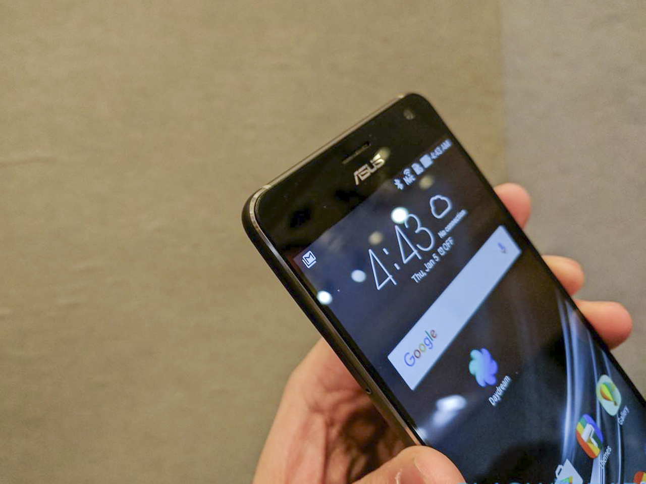 trên tay Zenfone AR