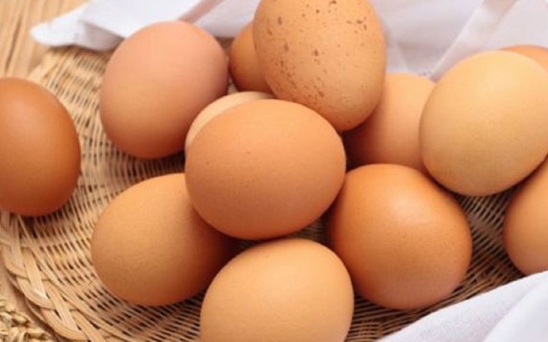 Lưu ý khi ăn trứng gà và cách bảo quản trứng gà
