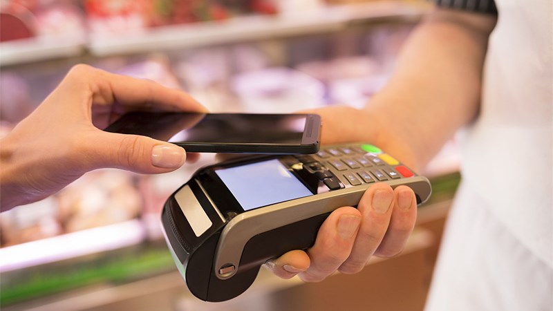 Đã có thể quét điện thoại để trả tiền ở quán cà phê lề đường Đã có thể quét điện thoại để trả tiền ở quán cà phê lề đường