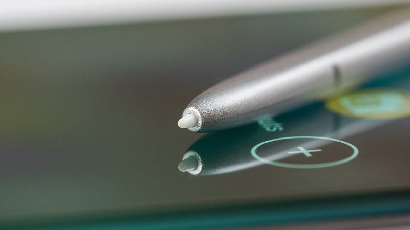 Bạn có hào hứng khi được sử dụng bút S Pen trên Galaxy S8?