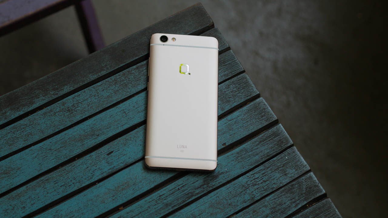 Smartphone thương hiệu Việt thiết kế bắt mắt, trang bị USB-C tiếp tục giảm giá Smartphone thương hiệu Việt thiết kế bắt mắt, trang bị USB-C tiếp tục giảm giá