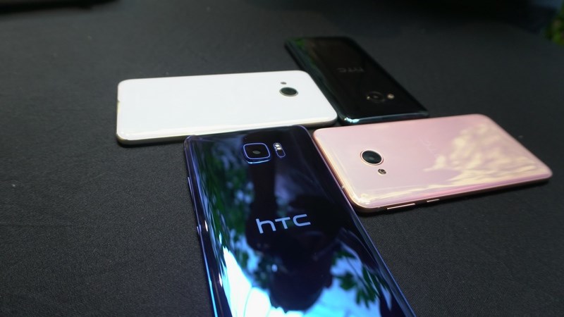 Hình ảnh trên tay bộ đôi HTC U Ultra và U Play đầu tiên tại Việt Nam Hình ảnh trên tay bộ đôi HTC U Ultra và U Play đầu tiên tại Việt Nam