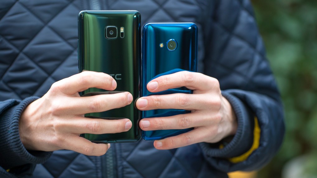 Điểm tin HOT 12/1: HTC ra mắt bộ đôi smartphone U series, siêu phẩm Nokia 8 xuất hiện Điểm tin HOT 12/1: HTC ra mắt bộ đôi smartphone U series, siêu phẩm Nokia 8 xuất hiện