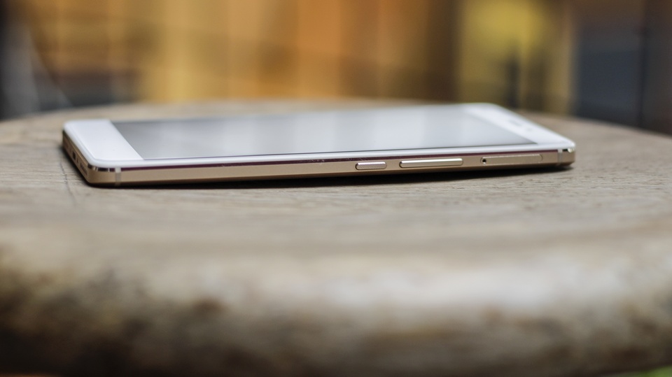 Infinix Zero 4 ra mắt: Khung vỏ kim loại, camera 16 MP chống rung quang học