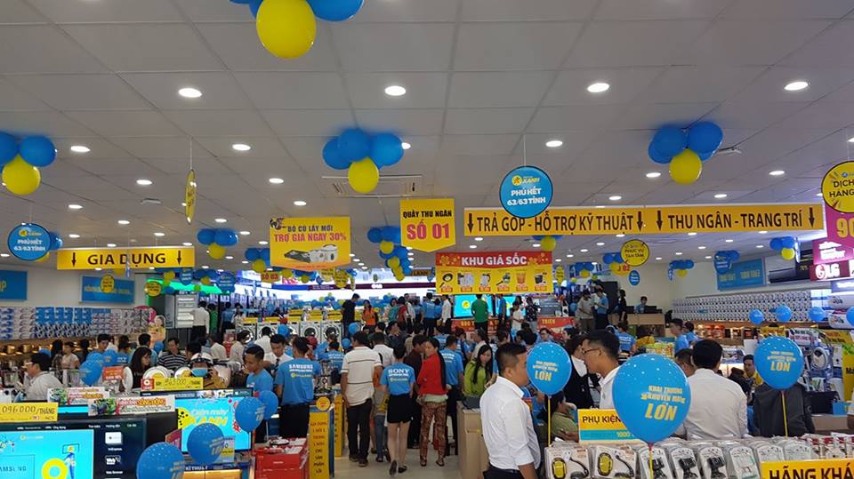 Bên trong siêu thị