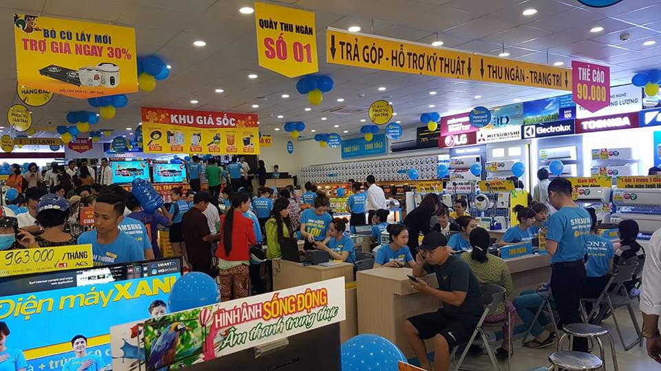 Bên trong siêu thị