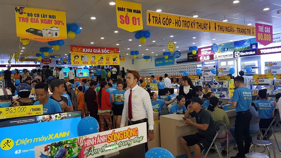 Bên trong siêu thị