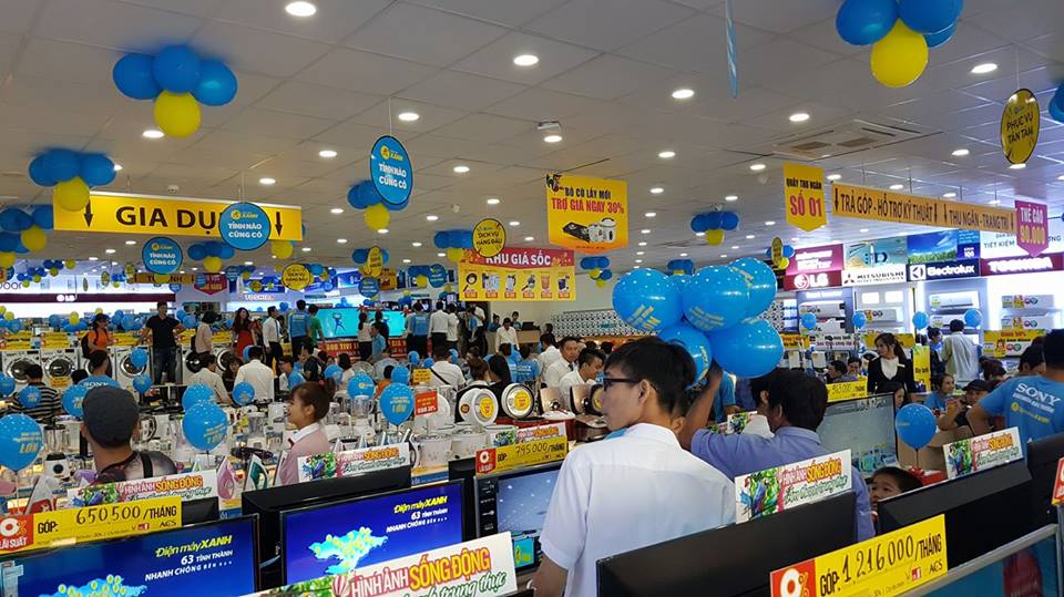 Bên trong siêu thị